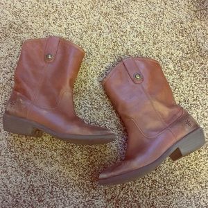 GUC Frye boys Melissa Button size 2